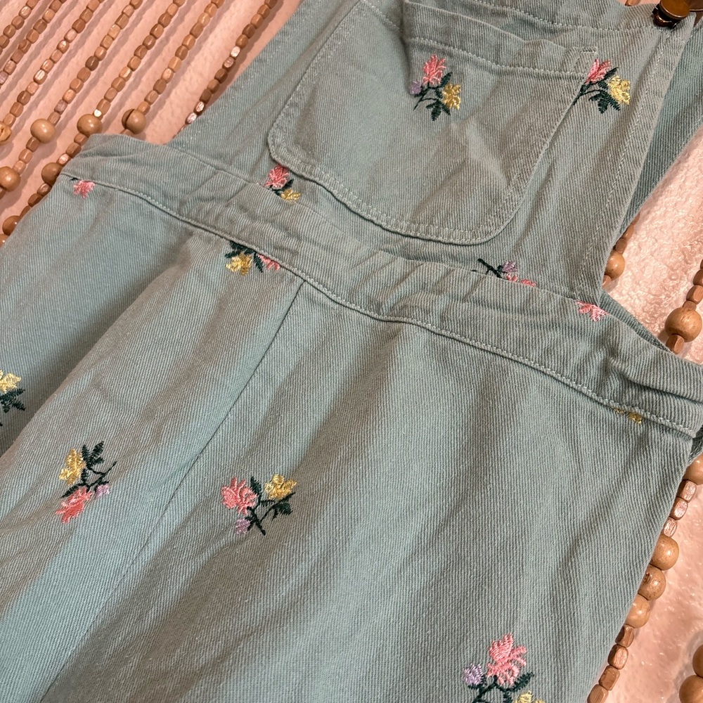 Cider Mint Green Embroidered Floral Short Overalls - Picture 3 of 4